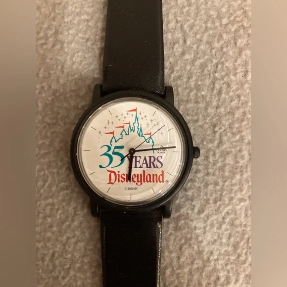 Lorus | Accessories | Nwot Vintage 35 Years Disneyland Watch  display picture 3